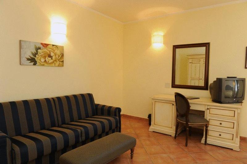 Hotel Urbano V Montefiascone Room photo